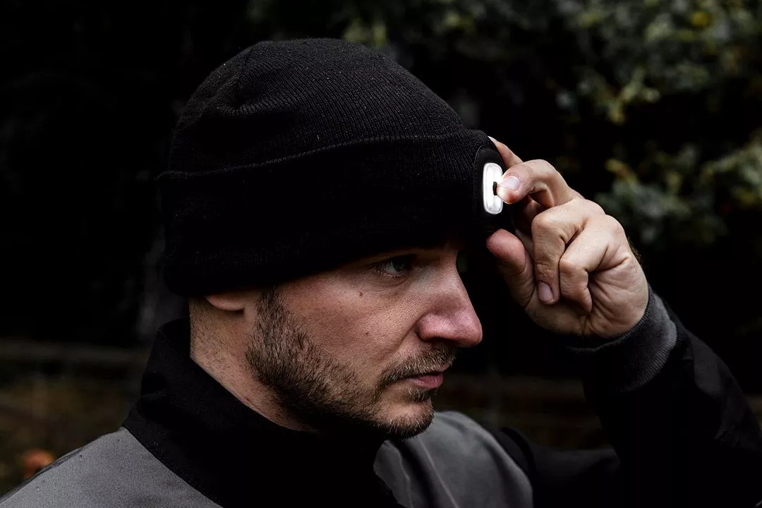 Czapka z latarką  Neo