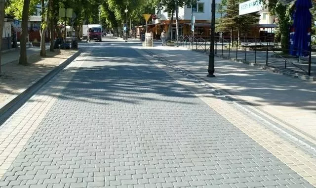 Kostka bruk klasyczny szary gr. 6 cm